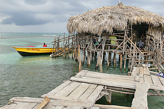Floyd’un Pelican Bar’ına tekne ile ulaşabilirsiniz, Jamaika