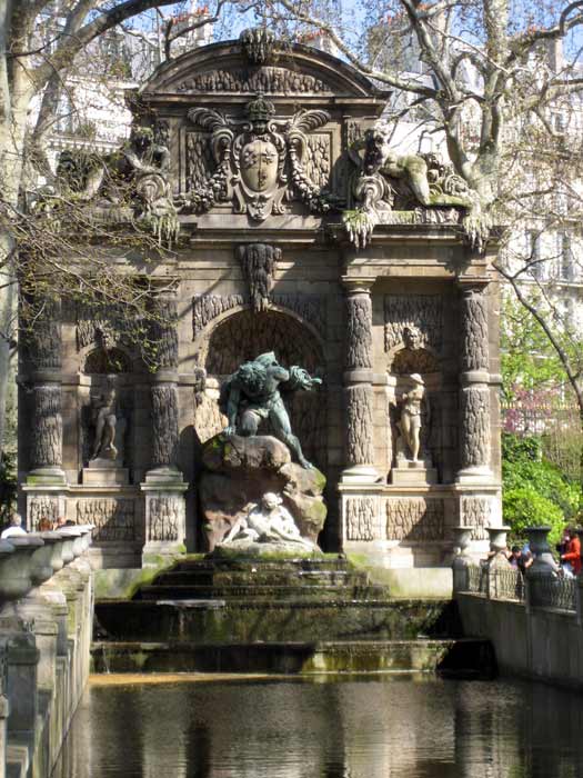 Polyphemus’un şaşırttığı Acis ve Galatea (Lüksemburg Bahçesi, Médici Çeşmesi, Paris), Auguste Ottin tarafından yapılmış heykel. 