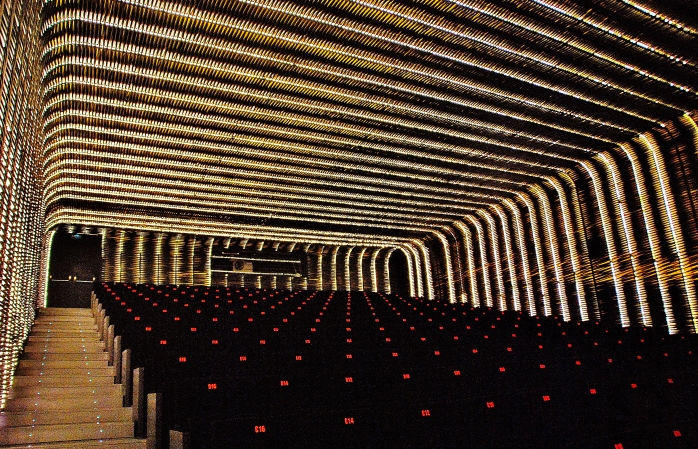 Ürkütücü Sala Azcona sinema salonu.