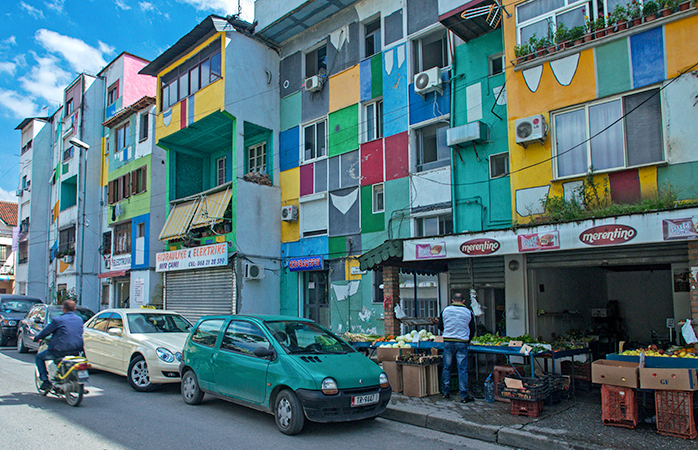 Renkli semtler- Tiran, Arnavutluk.