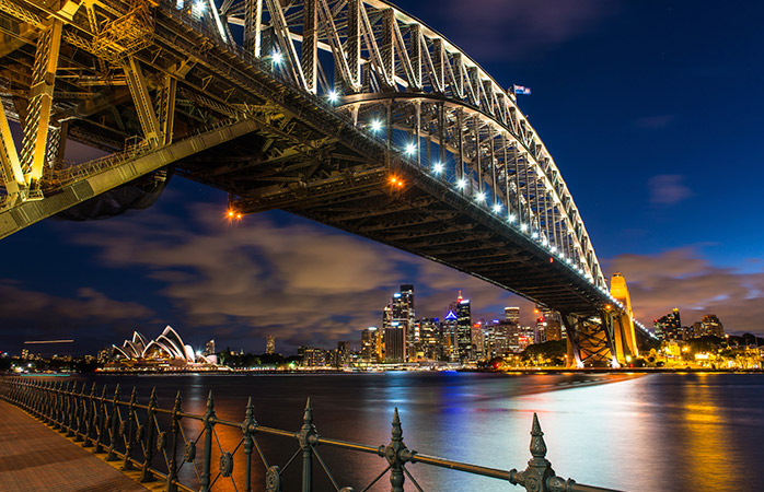 Sidney’in en romantik noktalarından Harbour Bridge’in altı.