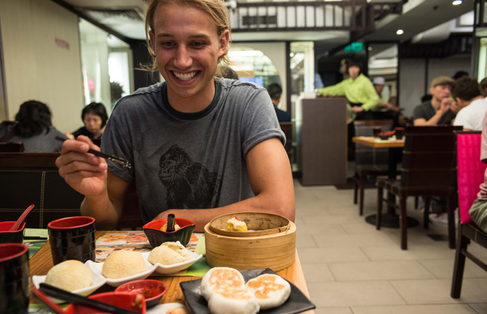 Hong Kong’da Michelin yıldızlı Tim Ho Wan restoranında Çin mantısıyla kahvaltı.