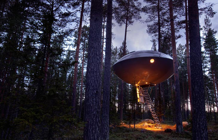 İsveç’te konaklayacak sıra dışı bir yer mi arıyorsun? Harads' Treehotel tam sana göre. 