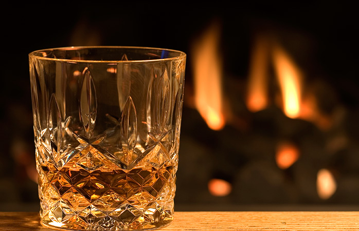 Biraz da viski eklediğimize göre, şimdi bu içkiyi Noel’e uygun hale getirme zamanı!