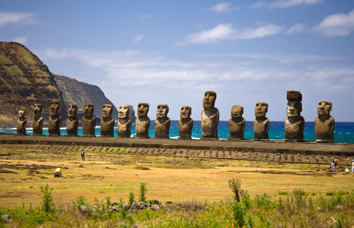 dünyadaki tarihi yerler- Paskalya-Adası-Şili-moai-heykelleri-tarihi-yerler