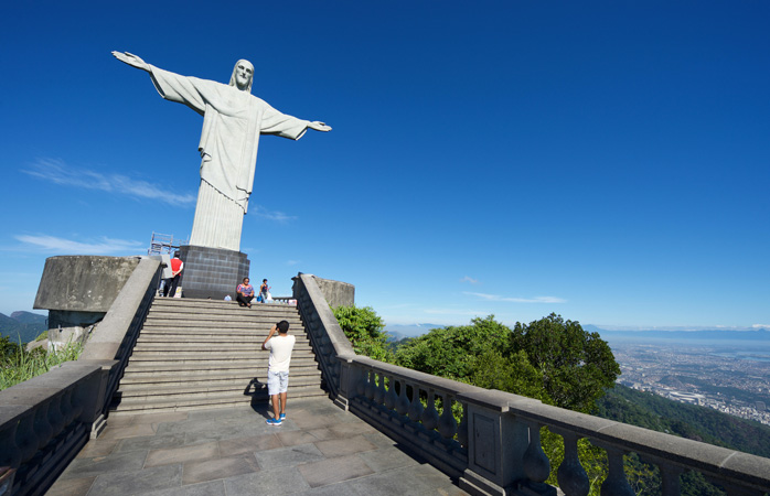 cristo-rio-de-janeiro-hakkında-gerçekler-turistik-yerler-dünyanın-yedi-harikası