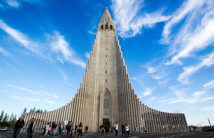İzlanda gezisi- Reykavik üzerinde yükselen Hallgrímskirkja kuleleri