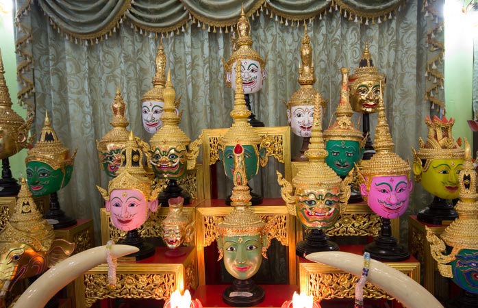 Tayland'ın keşfedilmemiş güzellikleri- Wat Tha Ka Rong tapınağı ve pazarında gününü rengârenk maskelere bakarak geçirebilirsin