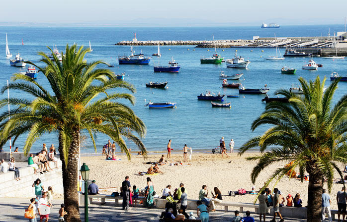 Serinlemek mi istiyorsun? Lisbon’un 35 dakika dışına çıkarak bir sahil cenneti olan Cascais’e gidebilirsin