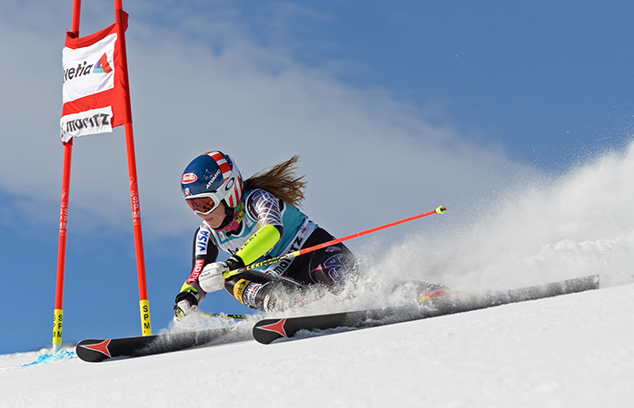 Kayak ipuçları- Mikaela Shiffrin, İsviçre’nin Saint-Moritz kasabasında düzenlenen 2013 Audi FIS Alpine Ski Dünya Kupası’nda inişini gerçekleştiriyor