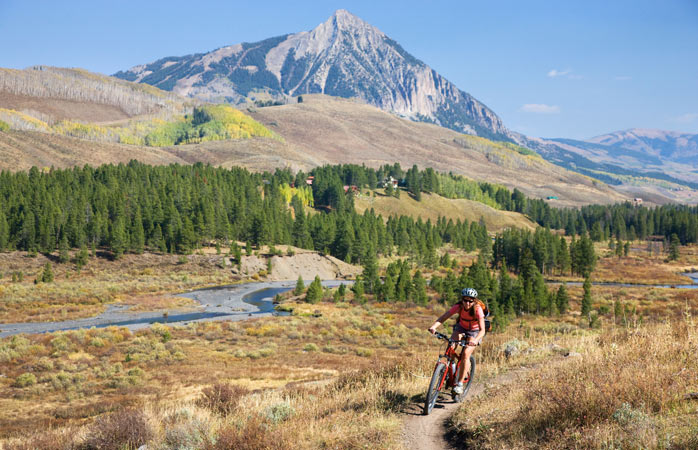 Bisikletle seyahat- Great Divide Dağ Bisikleti Rotası sayısız harika manzara sunuyor ve bunlardan biri de Colorado’daki Crested Butte zirvesi