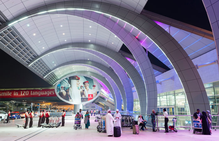 Dubai’nin Terminal 3’ü yapımı sırasında dünyanın en büyük binası olarak görülüyordu