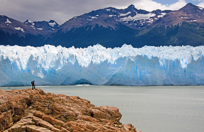 en ilginç yerler - Patagonya bölgesinin önemli simgeleri arasındaki Perito Moreno hayatın gizemleri hakkında düşünmek için harika bir yer