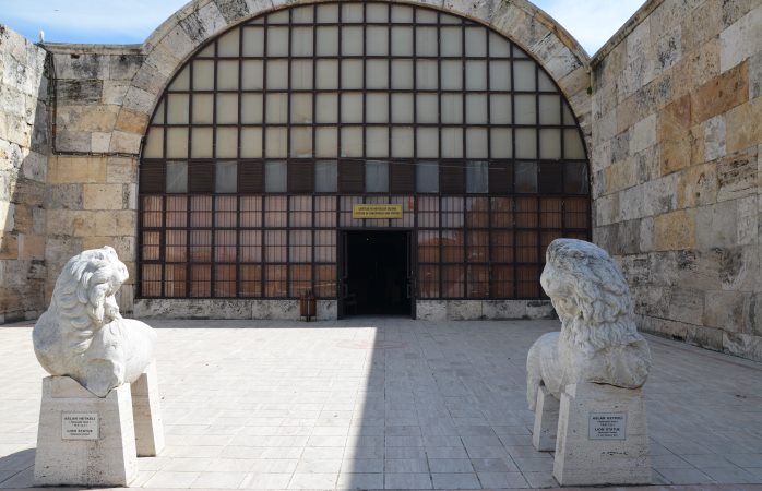 Türkiye'deki müzeler: Hierapolis Arkeoloji Müzesi'nin görkemli girişi