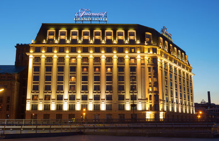 Kiev gezi rehberi- Fairmont Grand Hotel, karanlığın çökmesiyle Kiev’in kalbine ışık saçmaya başlıyor