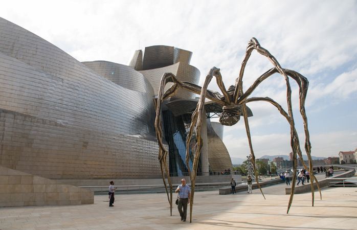İspanya gezisi- Frank Gehry’nin tasarladığı Guggenheim müzesini görmek için yolu uzatıp Bilbao’ya da uğra