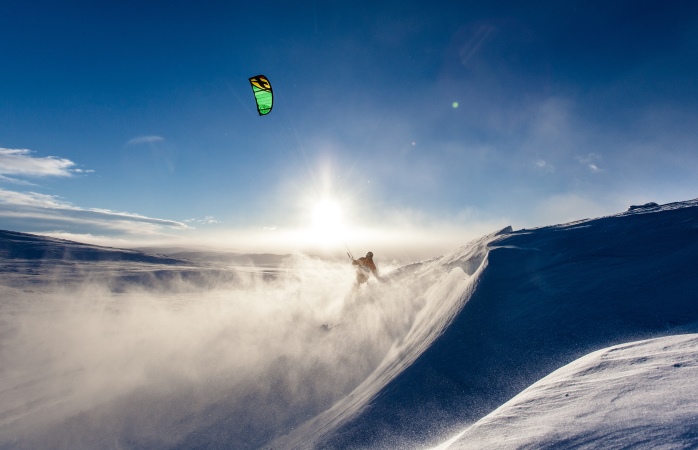 Kayak tatili- Snowkite, macera tutkunları için inanılmaz bir deneyim sunuyor
