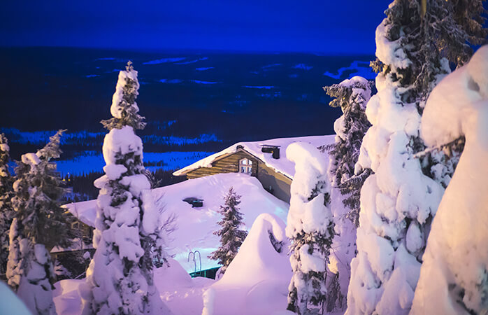 Avrupa kayak merkezleri- Ylläs kayak merkezinden bir gece manzarası.