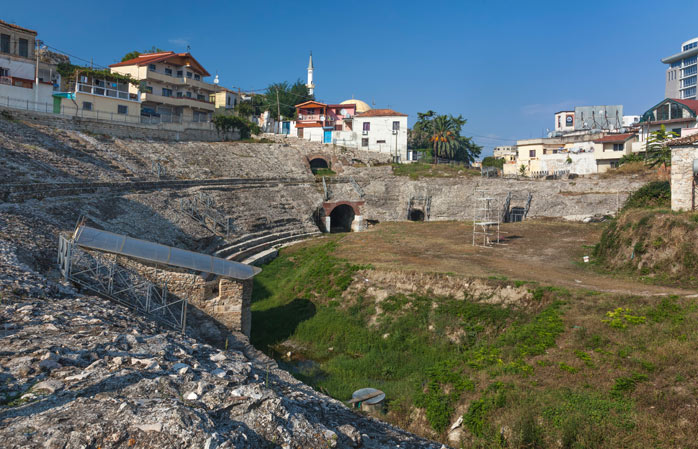 Dıraç yedinci yüzyıla uzanan tarihiyle Arnavutluk’un en eski şehridir