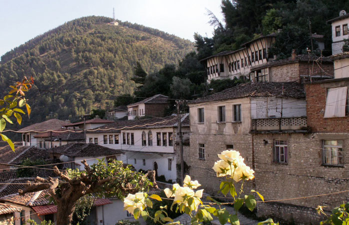 Arnavutluk’un en iyi korunmuş şehirlerinden Berat