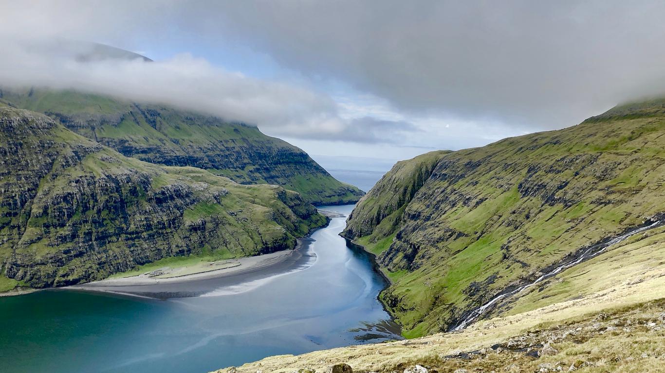 Flights to Faroe Adaları