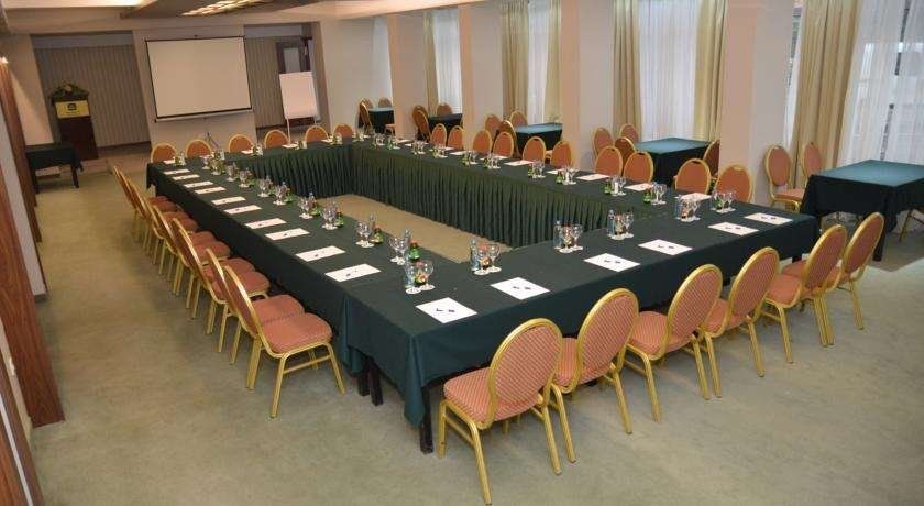 Konferans salonu